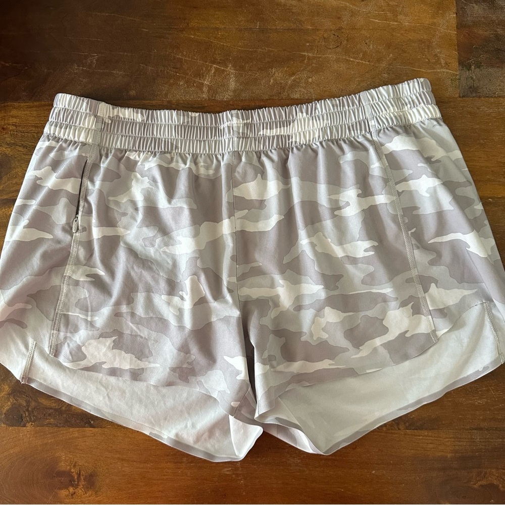 Athleta Women's Gray Camouflage Athletic Shorts